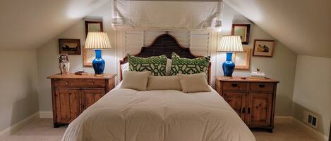 3 bedrooms, desk, iron/ironing board, free WiFi