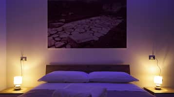 Zimmersafe, Schreibtisch, laptopgeeigneter Arbeitsplatz