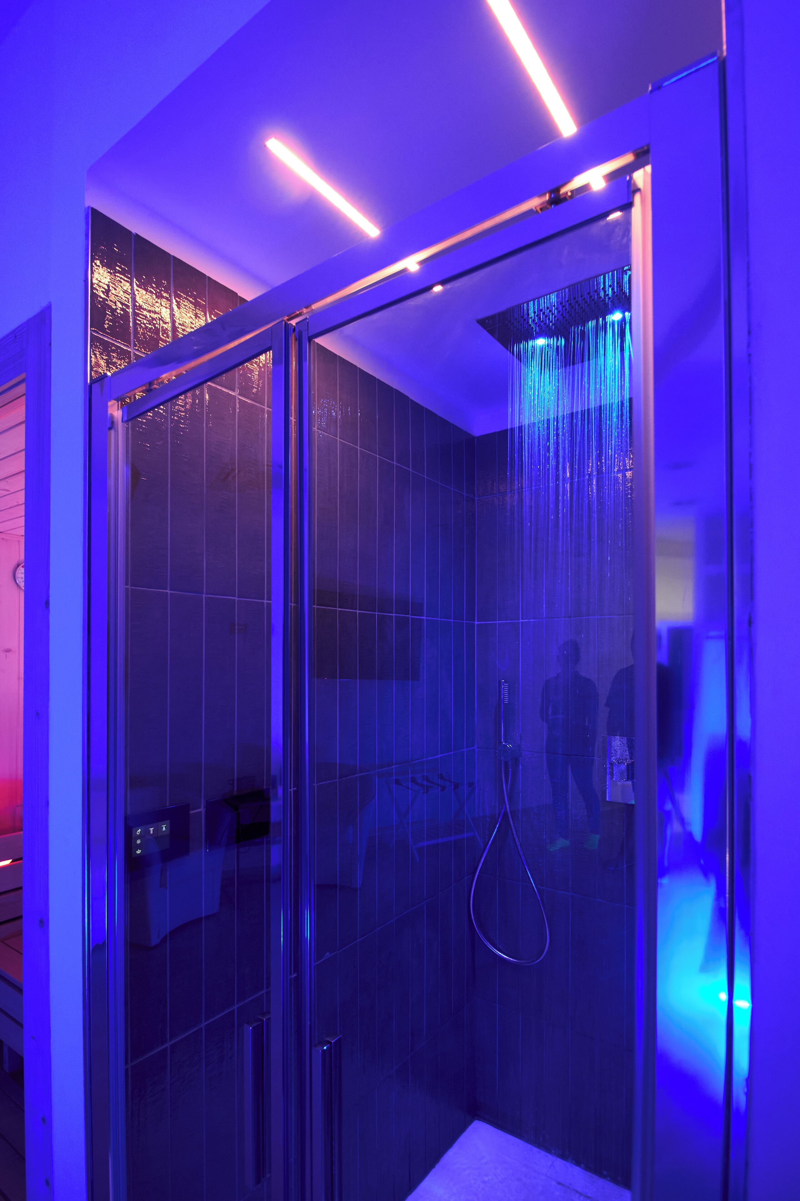 Luxury Room | In-room safe, desk, laptop workspace, blackout curtains