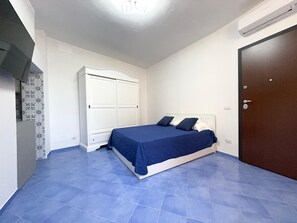 Traditional House | 1 bedroom, down duvets, travel cot, free WiFi - Camilla House Positano (Positano)