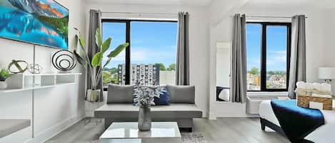 1 slaapkamer, een strijkplank/strijkijzer, wifi, beddengoed