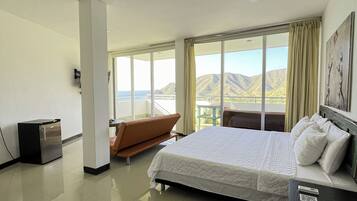 Junior Studio Suite