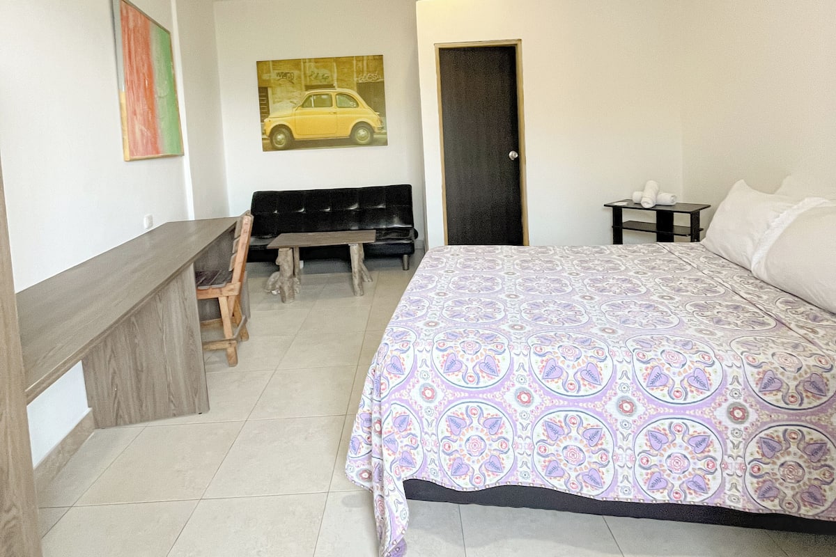Deluxe Double Room | Free WiFi, bed sheets