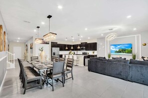 Interior - Beautiful 10 bed home with private pool & spa (Davenport)