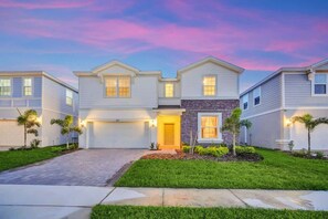 Exterior - Beautiful 10 bed home with private pool & spa (Davenport)