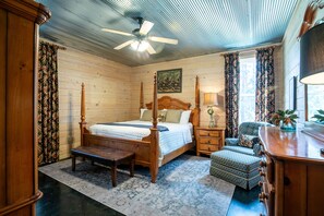 2 bedrooms, iron/ironing board, internet, bed sheets - The CPL, 2BR Oxford Retreat by Velvet Ditch Villas (Batesville)