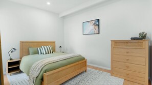 6 bedrooms, iron/ironing board, bed sheets - Coastal Trio- Huskisson Villas (Huskisson)