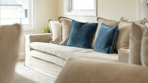 Smart TV - Coastal Trio- Huskisson Villas (Huskisson)