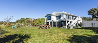 Beachfront Sanctuary - Parapara Holiday Home