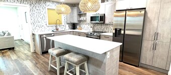 Sunflower Unit #3. 2-bedroom apartment in peaceful Corpus Christi.