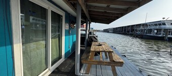 Ana's Houseboat Located In Venice Marina SLEEPS 10