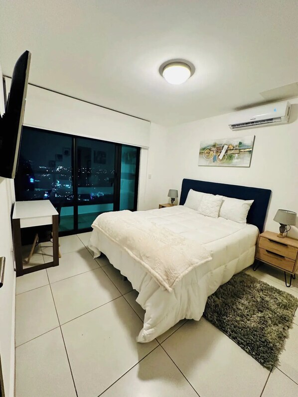 1 chambre, bureau, fer et planche à repasser, Wi-Fi