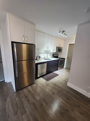 Mikrobølgeovn, ovn, kogeplade, opvaskemaskine