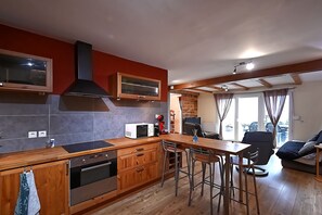 Fridge, microwave, oven, dishwasher - Mirador montagnard - Appt vue montagne (Soultzeren)