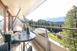 Outdoor dining - Le Machu - Appt 3*, vue montagne (Chamrousse)
