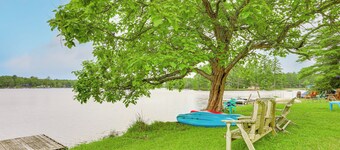 Walk to Mohican Lake: Catskills Getaway w/ Dock!