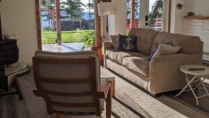 Fireplace - Cozy 2-bedroom, coastal inspired, suite with AC in beautiful Campbell River (Campbell River)