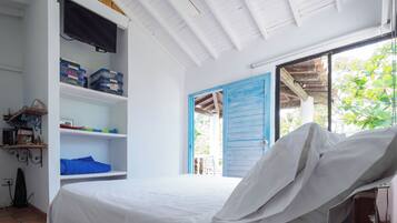 4 Schlafzimmer, Zimmersafe, Schreibtisch, Bügeleisen/Bügelbrett