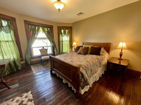 2 chambres, fer et planche à repasser, Wi-Fi gratuit, draps fournis