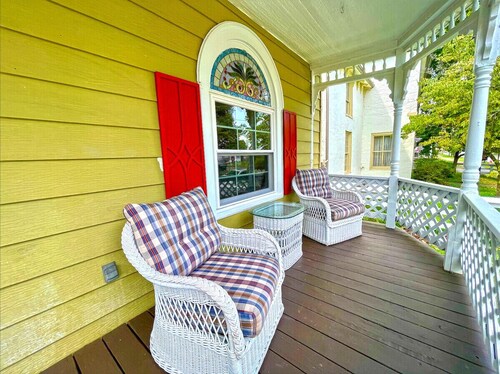 Historic Home within walking distance of Downtown Harmar & Marietta