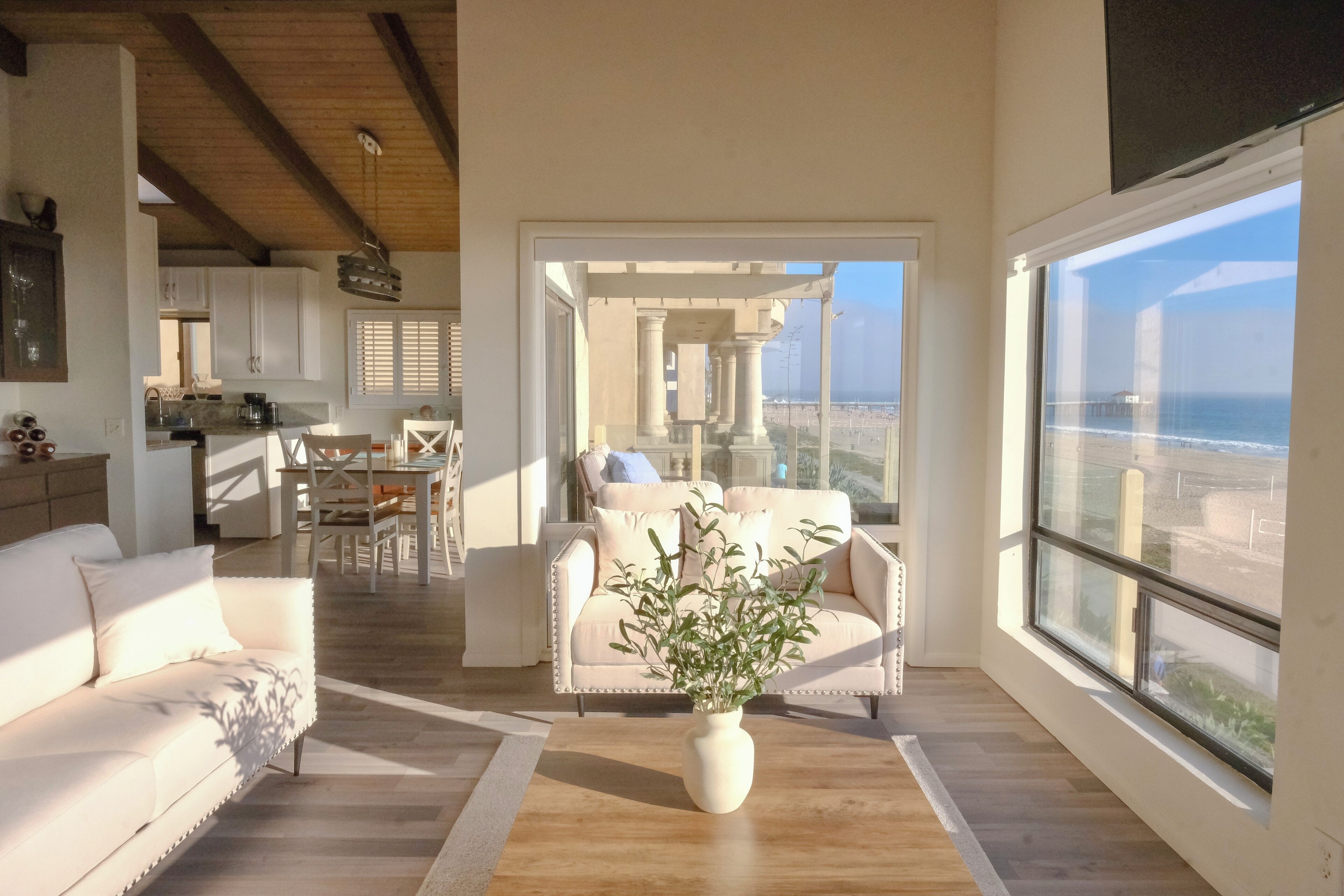 Luxury Beachfront Home with Amazing Patio