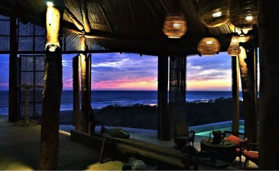 Casa Manta Ray, Unique Oceanfront home!