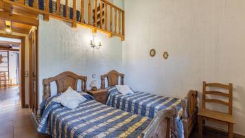 7 slaapkamers, een strijkplank/strijkijzer, gratis wifi, beddengoed