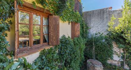 Country House 'La Cárcava' with Mountain View, Private Terrace and Wi-Fi
