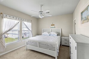3 chambres, bureau, Wi-Fi gratuit, draps fournis