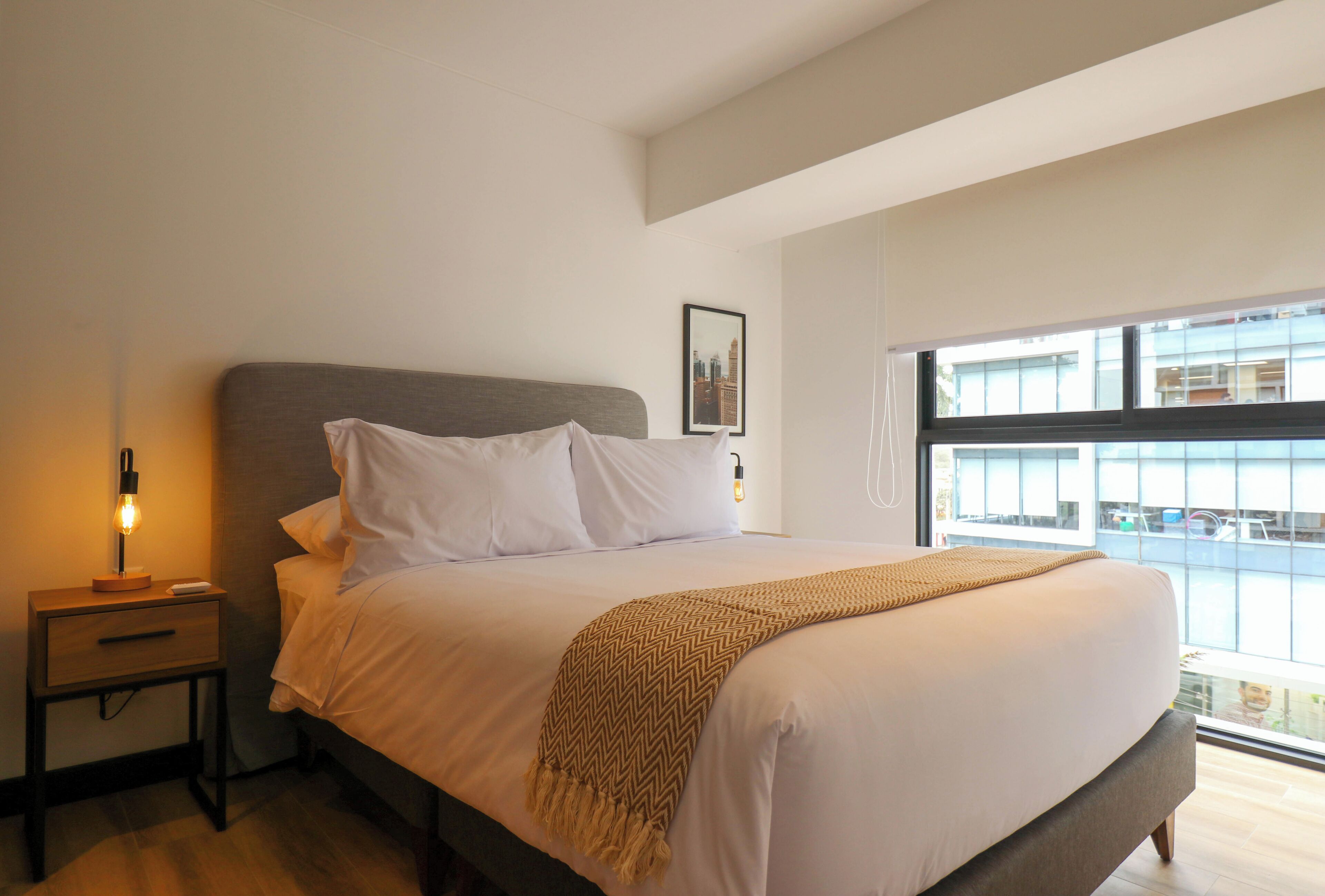 Meja kerja, setrika/meja setrika, dan Wi-Fi gratis