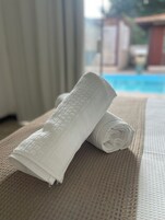 Quarto conforto, vista para a piscina | Wi-Fi de cortesia