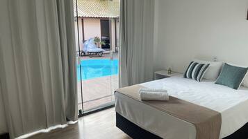 Quarto conforto, vista para a piscina | Wi-Fi de cortesia