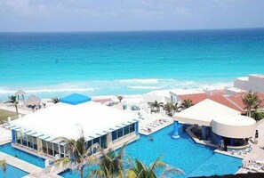 Pool - Modern Beach Studio (Cancun)