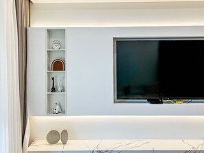 Interior - Brand new B&B People's Square enjoys the Bund's beautiful view (Shang Hai Shi)