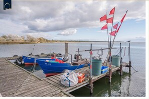 Unclassified image, 3 of 28, button - Haffblick - Modern vacation apartment with terrace & lake view - only 350 m to the lagoon (Kamminke)