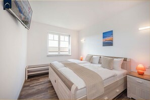 Unclassified image, 4 of 28, button - Haffblick - Modern vacation apartment with terrace & lake view - only 350 m to the lagoon (Kamminke)