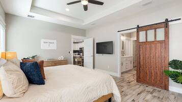 4 bedrooms, iron/ironing board, WiFi, bed sheets