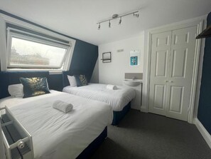 5 chambres, fer et planche à repasser, Wi-Fi gratuit, draps fournis