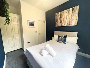 5 chambres, fer et planche à repasser, Wi-Fi gratuit, draps fournis