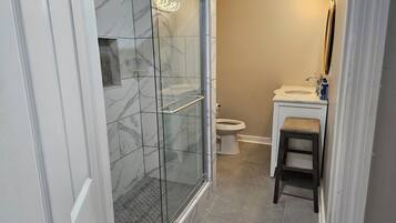 Towels, soap, shampoo, toilet paper