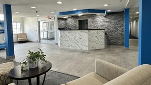 Lobby - Best Western Red River Lodge Fargo ND (Fargo)