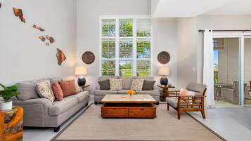 Condo, varias camas (Waikoloa Colony Villas#903) | Área de sala de estar