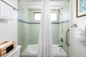 Condo, 1 Queen Bed with Sofa bed (Kona Plaza#411) | Bathroom - Kona Plaza#411 (Kailua-Kona)