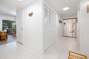 Apartment, 1 Queen-Bett und Schlafsofa (Kona Plaza#411) | Innenbereich