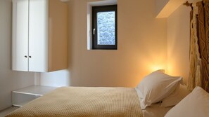 2 bedrooms, in-room safe, free WiFi, bed sheets