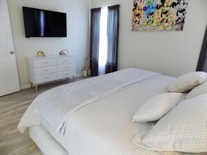 5 habitaciones, tabla de planchar con plancha y cuna de viaje 