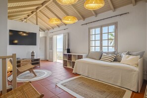 Iron/ironing board, bed sheets - Hilani House by Madeira Sun Travel (São Vicente)