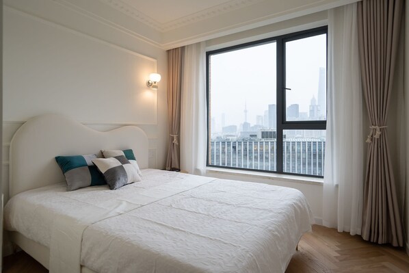 3 bedrooms, iron/ironing board, free WiFi, bed sheets