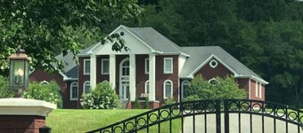 Templet House North of Nashville