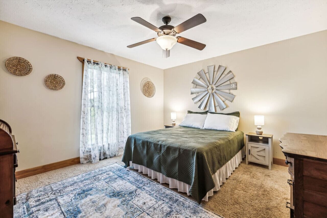 3 bedrooms, desk, iron/ironing board, WiFi